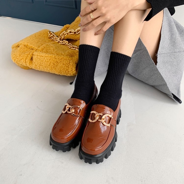 40-43 Europese en Amerikaanse retro Britse stijl diepe mond dames loafers met enkele metalen ketting dikke zool hoge hak_voghion.com