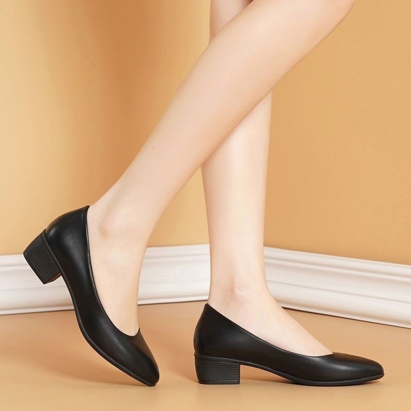 Chunky Heel Mom Commuting Versatile Small Leather Soft Sole Shallow Mouth Single Shoes Women 2025 Spring New Loafers_voghion.com