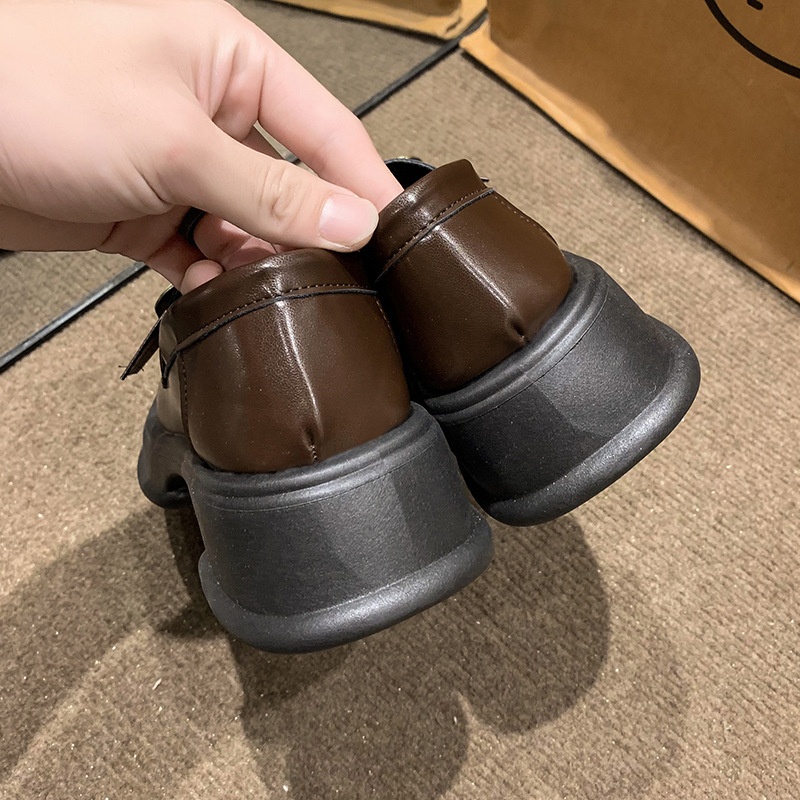 2024 Nieuwe Loafers Britse Stijl Zachte Dames Trendy Lente Herfst Dikke Zool Retro Slip-On Kleine Leren Schoenen_voghion.com