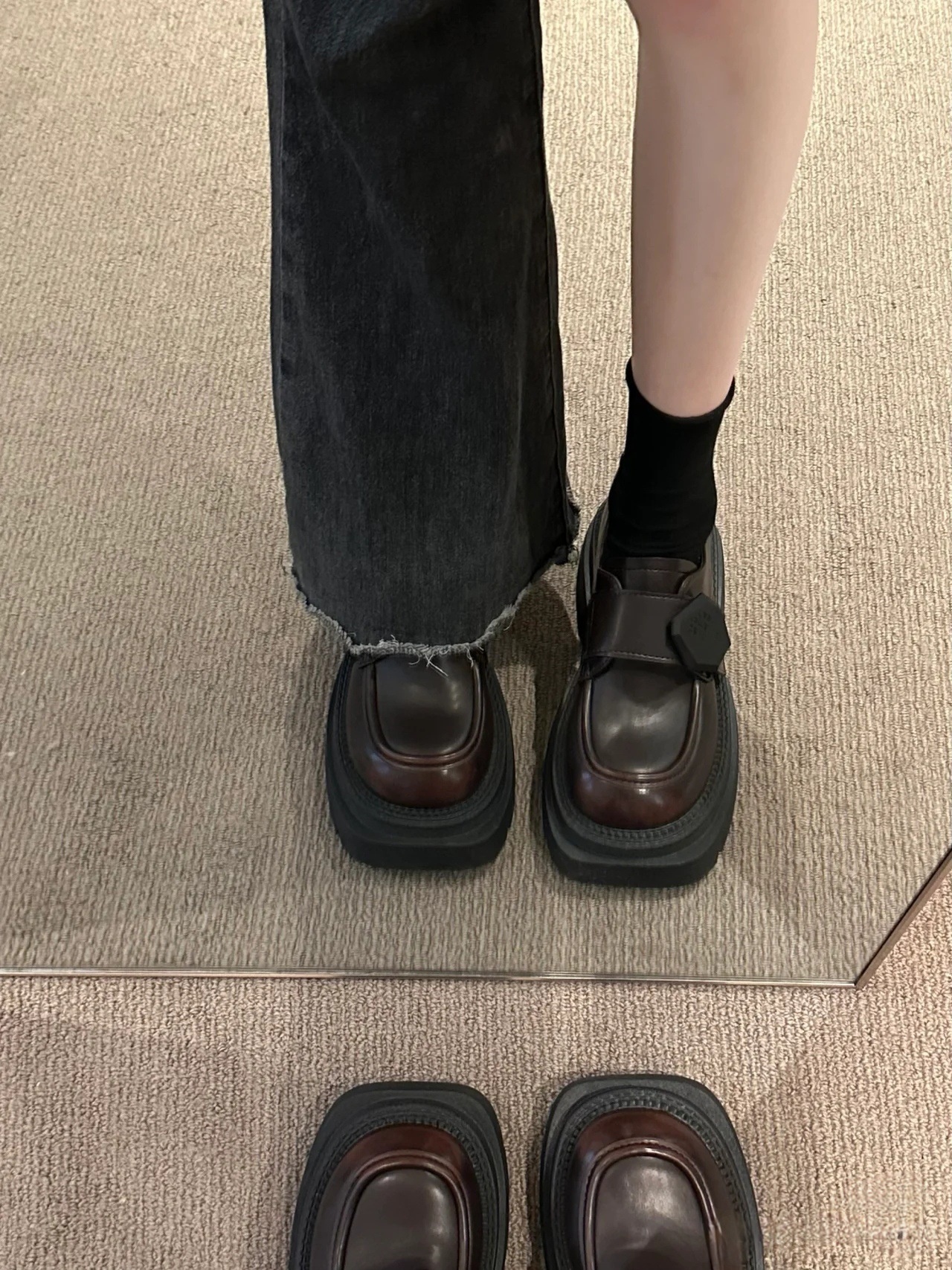 Dames leren 2025 lente nieuwe Britse stijl klittenband vierkante neus mode casual loafers platform dikke zool enkele schoenen_voghion.com