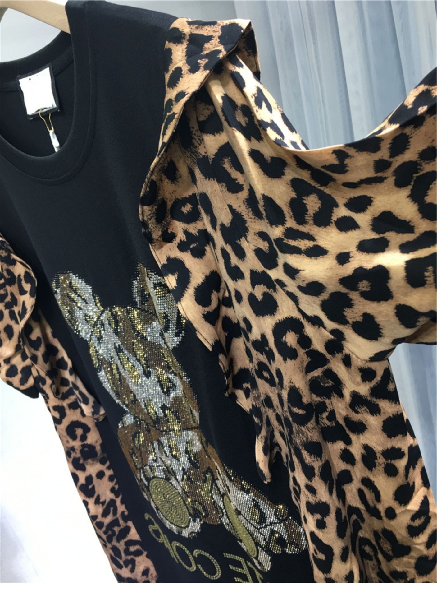 GraceChic Plus Size 1.0-150kg Sommerkleid mit Strasssteinen, Leopardenmuster, Rüschen und Bärenmotiv, kurzen Ärmeln und mittellanger Länge für Damen_voghion.com