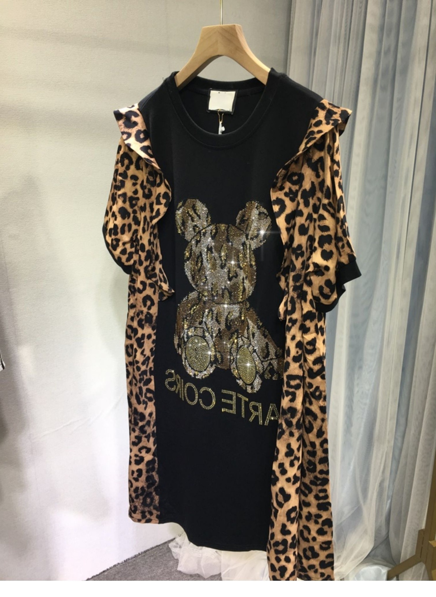 GraceChic Plus Size 1.0-150kg Sommerkleid mit Strasssteinen, Leopardenmuster, Rüschen und Bärenmotiv, kurzen Ärmeln und mittellanger Länge für Damen_voghion.com