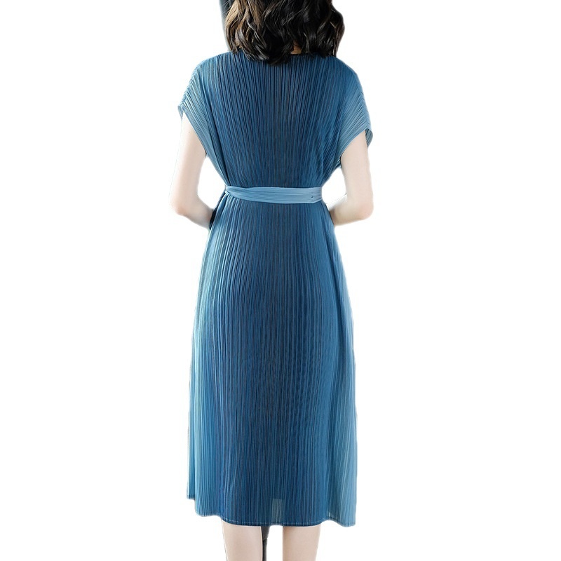 Robe plissée été 2024 GraceChic pour femmes grandes tailles : élégante et tendance, elle affine la taille et dissimule le ventre._voghion.com