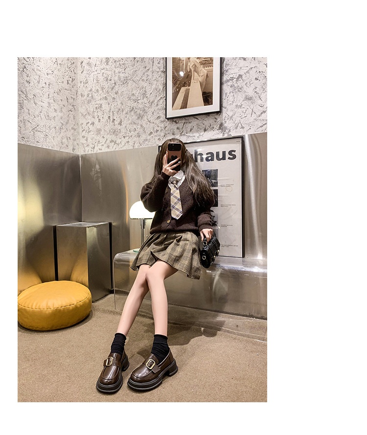 2024 Nieuwe Loafers Britse Stijl Zachte Dames Trendy Lente Herfst Dikke Zool Retro Slip-On Kleine Leren Schoenen_voghion.com