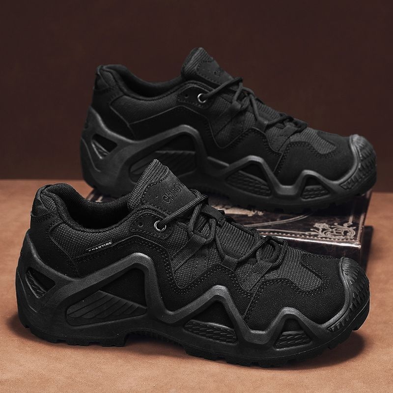 ShoeGlobe Men's 2025 Business New Non-Slip Hiking Shoes Wear-Resistant Low-Cut Outdoor Waterproof Trekking Desert Boots_voghion.com