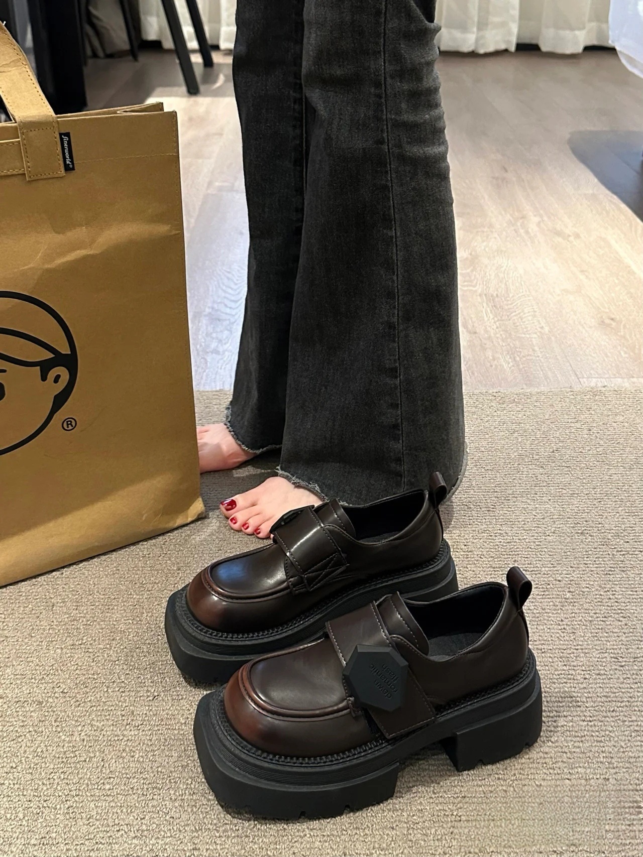 Dames leren 2025 lente nieuwe Britse stijl klittenband vierkante neus mode casual loafers platform dikke zool enkele schoenen_voghion.com