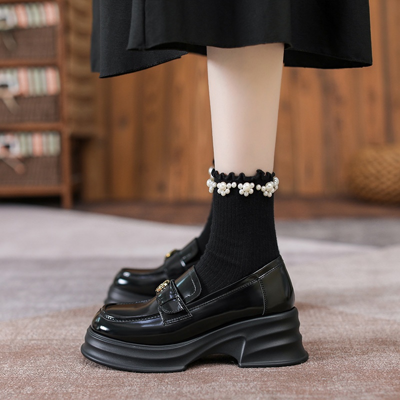 Mocassins de sola grossa para mulheres, estilo britânico, camélia, pretos, salto baixo, modelo 2025, em couro, tipo meia._voghion.com