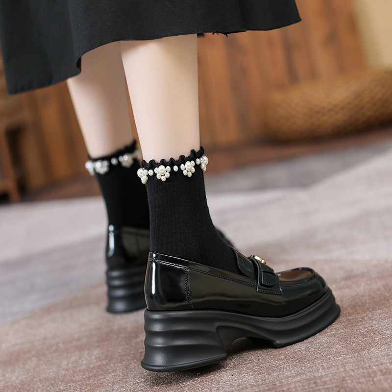 Mocassins de sola grossa para mulheres, estilo britânico, camélia, pretos, salto baixo, modelo 2025, em couro, tipo meia._voghion.com