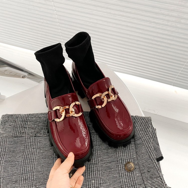 40-43 Europese en Amerikaanse retro Britse stijl diepe mond dames loafers met enkele metalen ketting dikke zool hoge hak_voghion.com