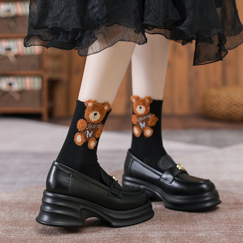 Mocassins de sola grossa para mulheres, estilo britânico, camélia, pretos, salto baixo, modelo 2025, em couro, tipo meia._voghion.com