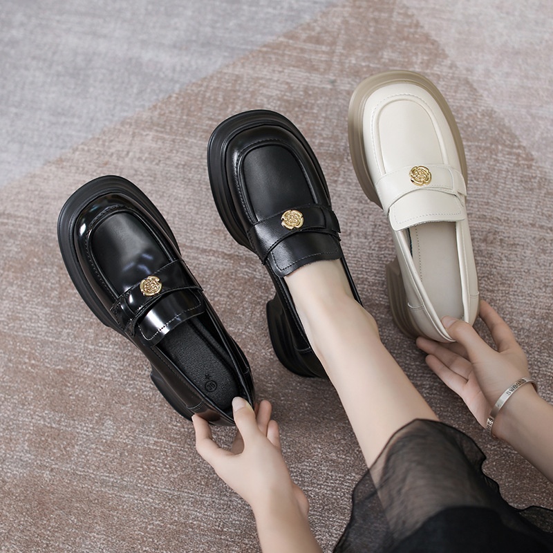 Mocassins de sola grossa para mulheres, estilo britânico, camélia, pretos, salto baixo, modelo 2025, em couro, tipo meia._voghion.com