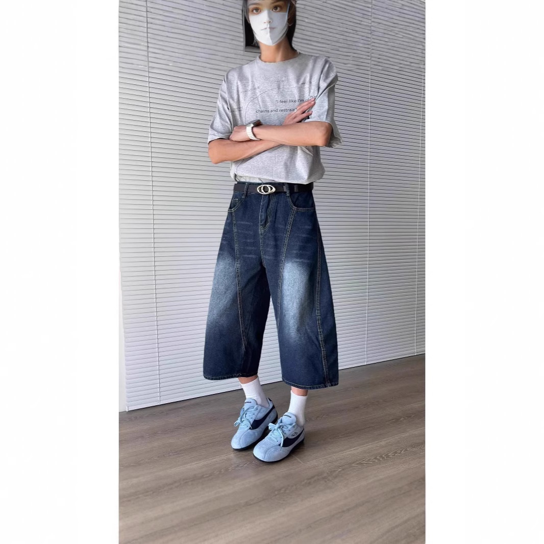 Pantalon Capri en denim bleu marine brodé de lettres cimeterres pour homme, style européen, été, style rétro américain, coupe ample et décontractée._voghion.com