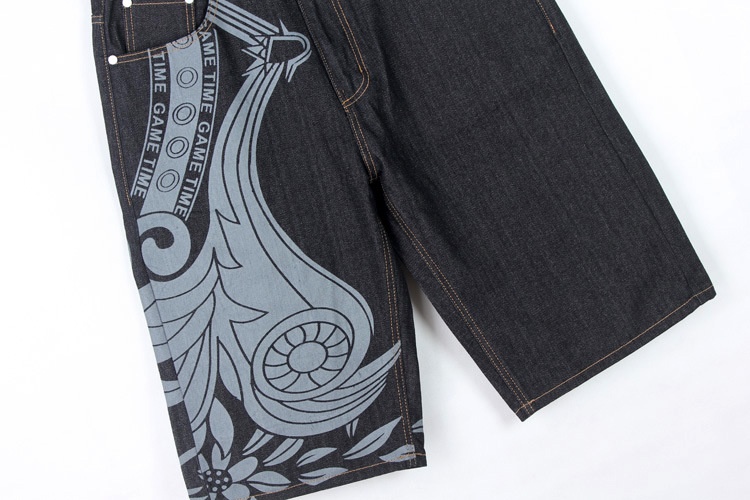 Sommerliche europäische und amerikanische Trends: Lässige Jeansshorts in Übergröße für Jungen, Herren-Caprihosen mit Hip-Hop-Graffiti-Print und Stickerei._voghion.com