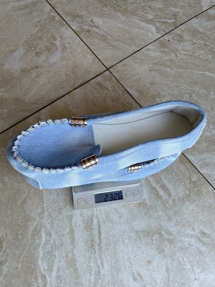 Sapatos Plus Size Transfronteiriços Europeus e Americanos 2024 - Novos Mocassins Jeans com Bico Baixo e Modelo Slip-On para Exportação - Sapatos Femininos_voghion.com