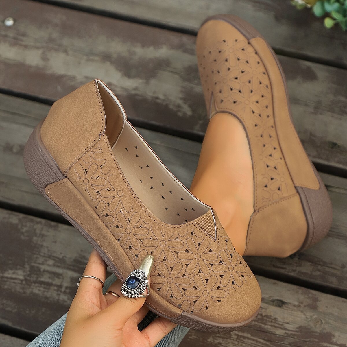 2024 Nieuwe Europese en Amerikaanse stijl casual platte holle uit voor vrouwen retro ronde neus instappers luie enkele schoenen_voghion.com