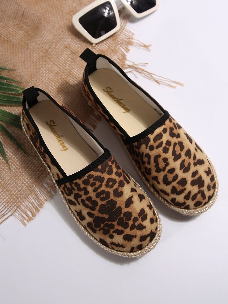 Europäischer und amerikanischer Stil, große Größen für Damen, neue Herbst-Export-Schuhe, flache, runde Zehenpartie, lässiger Slipper für Damen._voghion.com