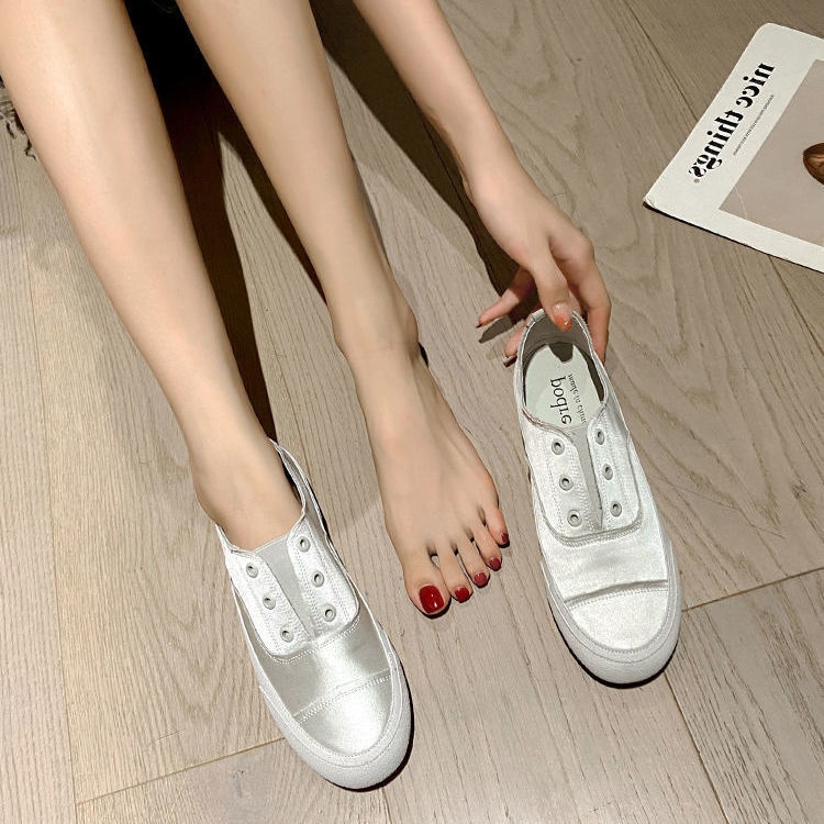 Sneakers bianche in raso di Spanish Niche 2022, nuove scarpe sportive in tela, comode e casual, slip-on per donna_voghion.com