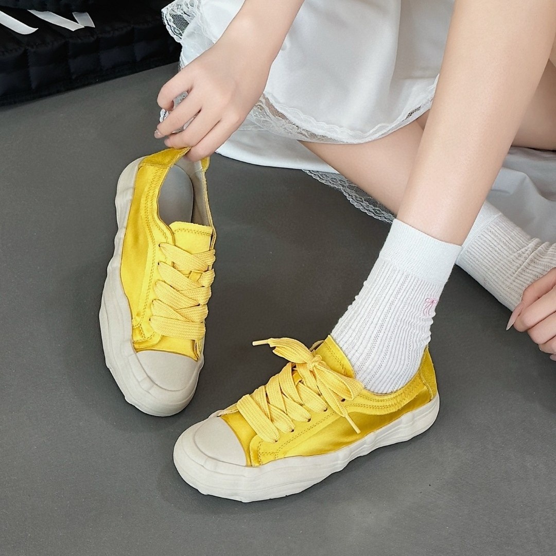 Spanish Style Niche Satin Canvas For Women 2025 Summer New Versatile Biscuit Casual Sports Flat Shoes_voghion.com