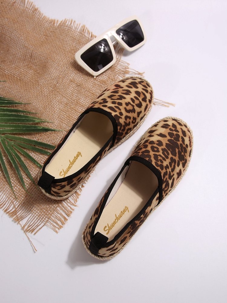 Europäischer und amerikanischer Stil, große Größen für Damen, neue Herbst-Export-Schuhe, flache, runde Zehenpartie, lässiger Slipper für Damen._voghion.com