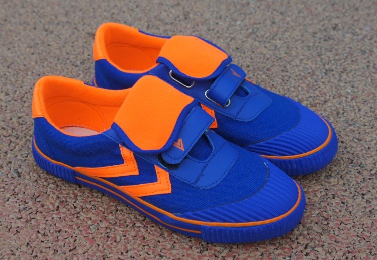ShoeGlobe Qingdao Double Star Canvas Fußballschuhe für Kinder mit Kunstrasen und magischer Schnalle (neues Modell)_voghion.com
