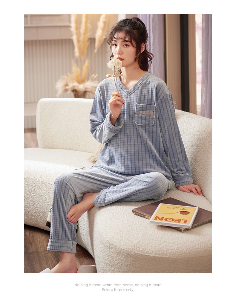GraceChic GraceChic Xuanliang Factory Direct Coral Homewear Autumn Winter Pullover Round Neck Sleeve Long Pants Island Fleece Couple Pajamas_voghion.com