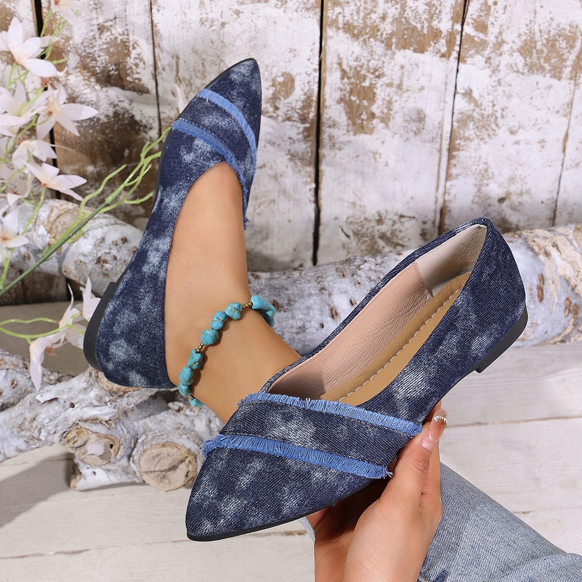 Neue, flache, lässige Freizeitschuhe im europäischen und amerikanischen Stil mit spitzer Zehenpartie in großen Größen – ideal zum Hineinschlüpfen in Jeans._voghion.com