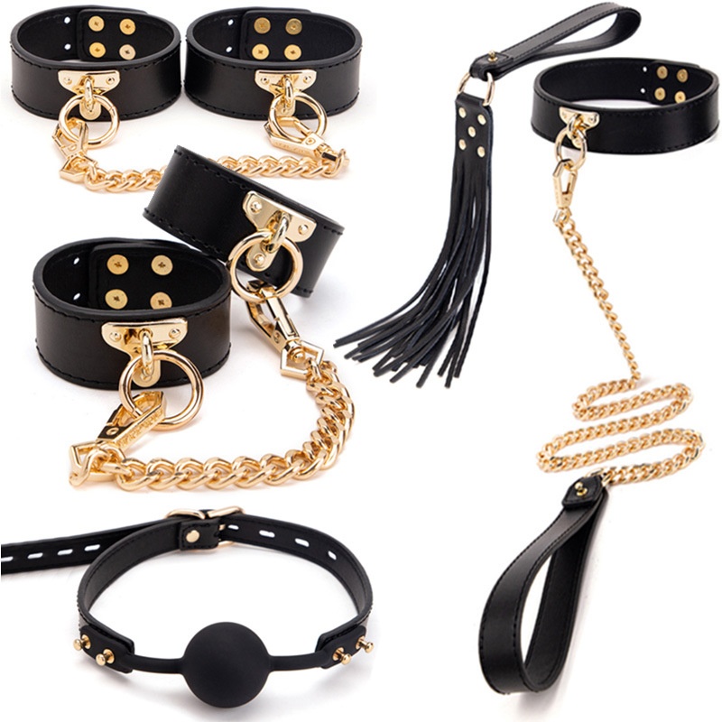 LuvBox SM Sex Toys Set Manette per mani e piedi Collare con catena di ferro da trazione Frusta con nappe in pelle di alta qualità_voghion.com