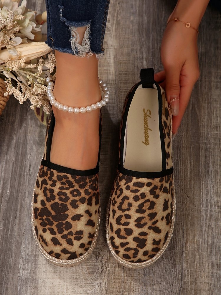 Europäischer und amerikanischer Stil, große Größen für Damen, neue Herbst-Export-Schuhe, flache, runde Zehenpartie, lässiger Slipper für Damen._voghion.com