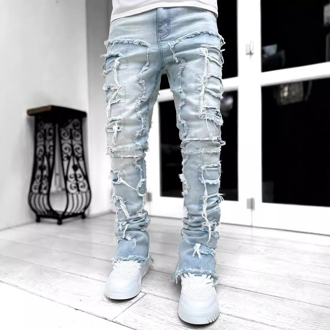 Europäischer und amerikanischer Außenhandel: Neuer Streetstyle für Herrenjeans – gerader, leicht ausgestellter Schnitt_voghion.com