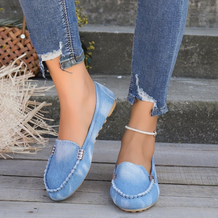 Sapatos Plus Size Transfronteiriços Europeus e Americanos 2024 - Novos Mocassins Jeans com Bico Baixo e Modelo Slip-On para Exportação - Sapatos Femininos_voghion.com