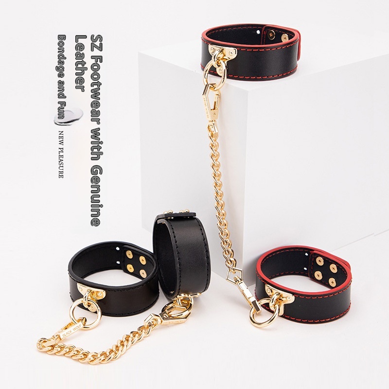 LuvBox SM Sex Toys Set Manette per mani e piedi Collare con catena di ferro da trazione Frusta con nappe in pelle di alta qualità_voghion.com