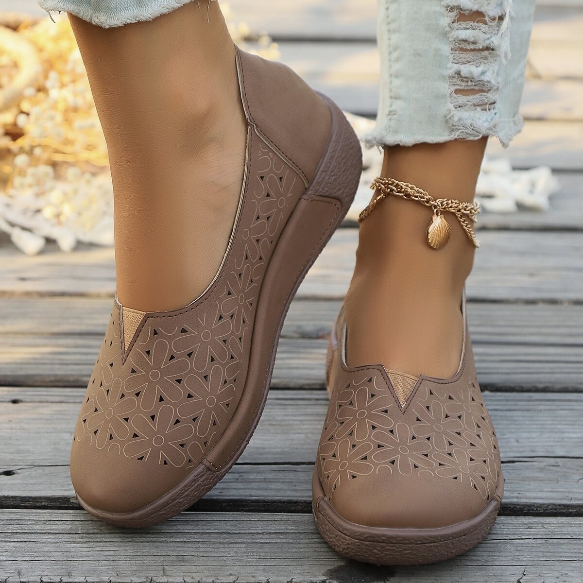 2024 Nieuwe Europese en Amerikaanse stijl casual platte holle uit voor vrouwen retro ronde neus instappers luie enkele schoenen_voghion.com