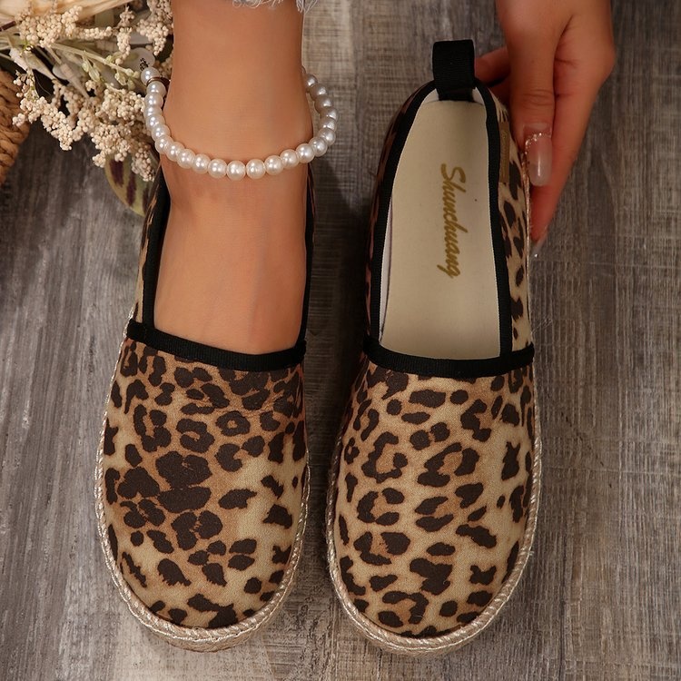 Europäischer und amerikanischer Stil, große Größen für Damen, neue Herbst-Export-Schuhe, flache, runde Zehenpartie, lässiger Slipper für Damen._voghion.com