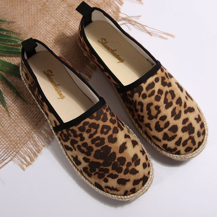 Europäischer und amerikanischer Stil, große Größen für Damen, neue Herbst-Export-Schuhe, flache, runde Zehenpartie, lässiger Slipper für Damen._voghion.com