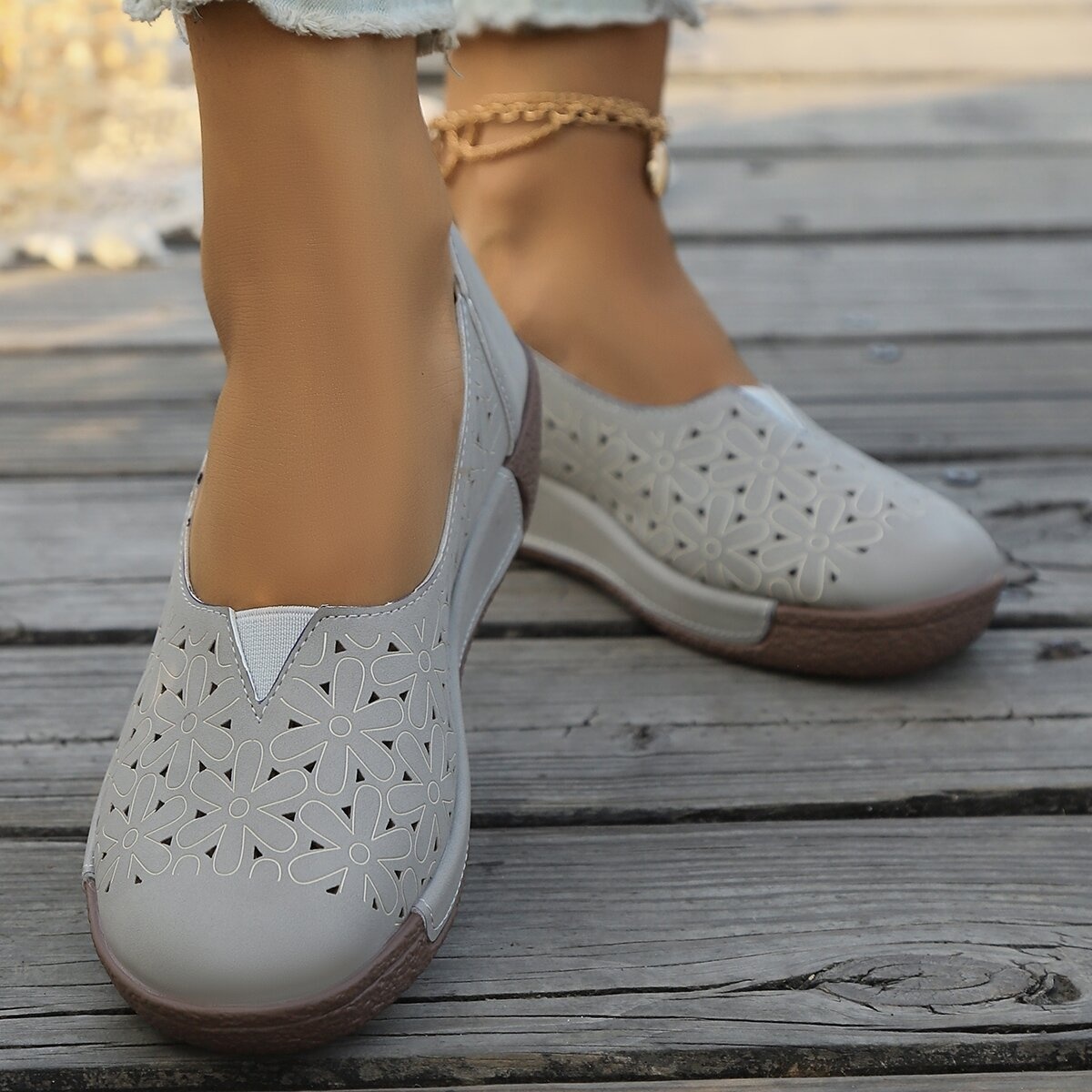 2024 Nieuwe Europese en Amerikaanse stijl casual platte holle uit voor vrouwen retro ronde neus instappers luie enkele schoenen_voghion.com