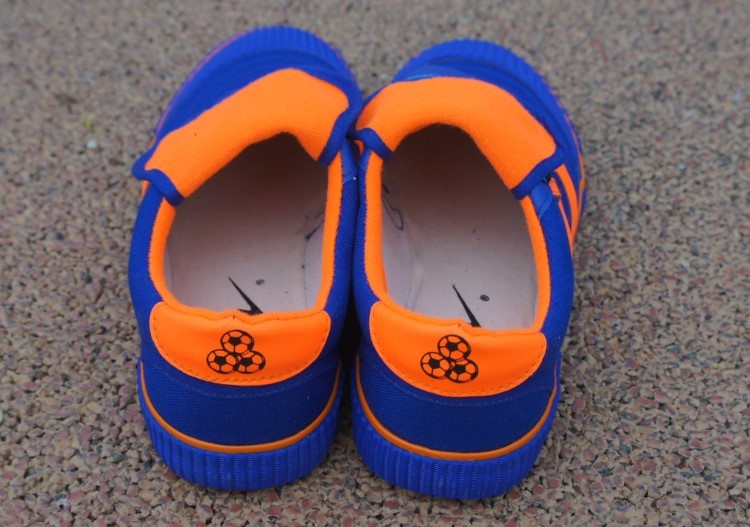 ShoeGlobe Qingdao Double Star Canvas Fußballschuhe für Kinder mit Kunstrasen und magischer Schnalle (neues Modell)_voghion.com