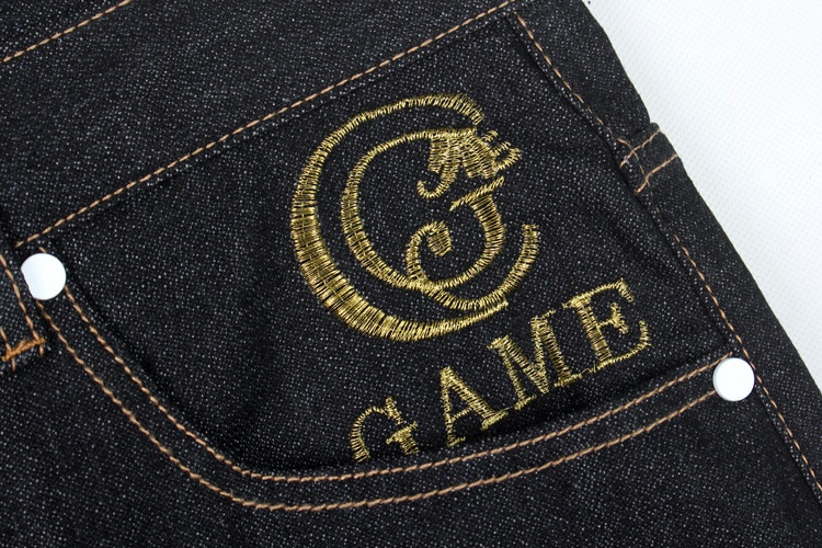 Sommerliche europäische und amerikanische Trends: Lässige Jeansshorts in Übergröße für Jungen, Herren-Caprihosen mit Hip-Hop-Graffiti-Print und Stickerei._voghion.com