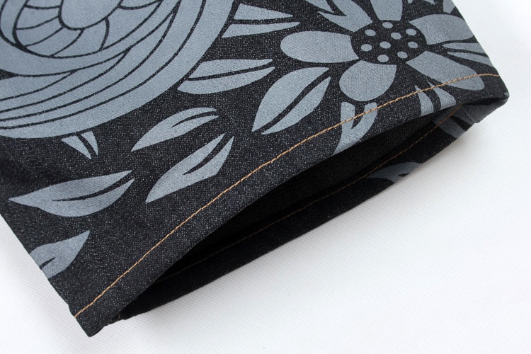 Sommerliche europäische und amerikanische Trends: Lässige Jeansshorts in Übergröße für Jungen, Herren-Caprihosen mit Hip-Hop-Graffiti-Print und Stickerei._voghion.com