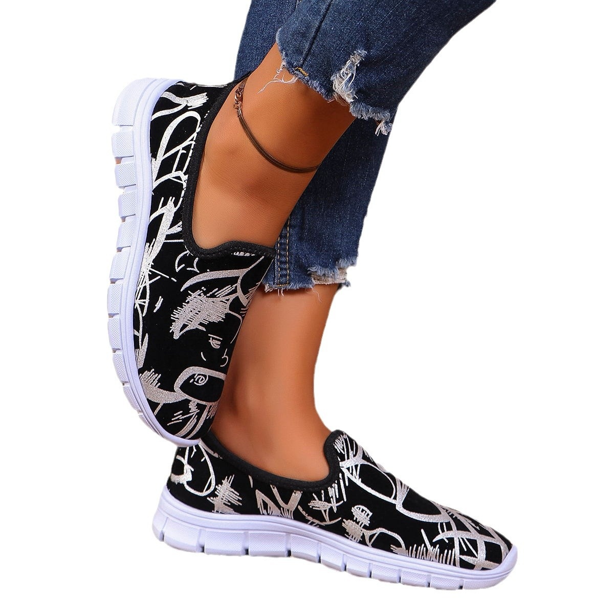 Foreign Trade Plus Size 2024 Neue flache Damenschuhe im europäischen und amerikanischen Stil, leichter, bequemer Stoff zum Hineinschlüpfen_voghion.com