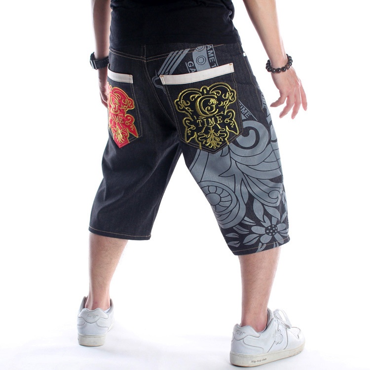 Sommerliche europäische und amerikanische Trends: Lässige Jeansshorts in Übergröße für Jungen, Herren-Caprihosen mit Hip-Hop-Graffiti-Print und Stickerei._voghion.com
