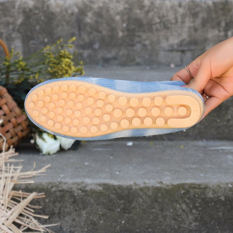 Sapatos Plus Size Transfronteiriços Europeus e Americanos 2024 - Novos Mocassins Jeans com Bico Baixo e Modelo Slip-On para Exportação - Sapatos Femininos_voghion.com