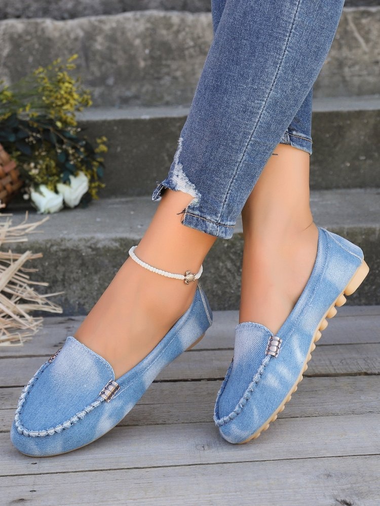 Sapatos Plus Size Transfronteiriços Europeus e Americanos 2024 - Novos Mocassins Jeans com Bico Baixo e Modelo Slip-On para Exportação - Sapatos Femininos_voghion.com