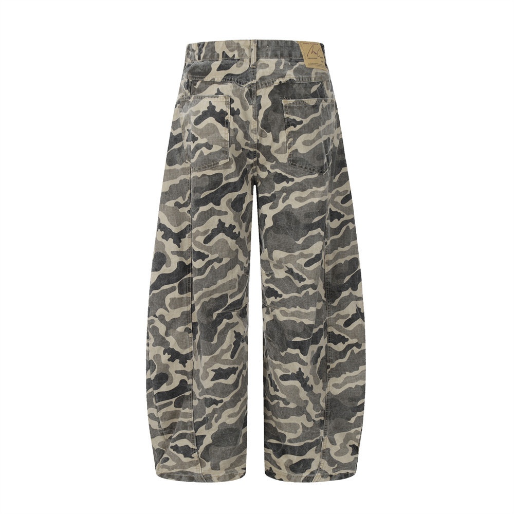 Europäische und amerikanische Streetwear-Mode, Camouflage-Scimitar-Herren-Jeanshose, Outdoor-Sportdesign, plissiert, locker geschnitten_voghion.com