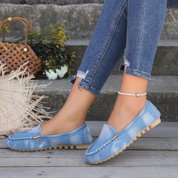 Sapatos Plus Size Transfronteiriços Europeus e Americanos 2024 - Novos Mocassins Jeans com Bico Baixo e Modelo Slip-On para Exportação - Sapatos Femininos_voghion.com