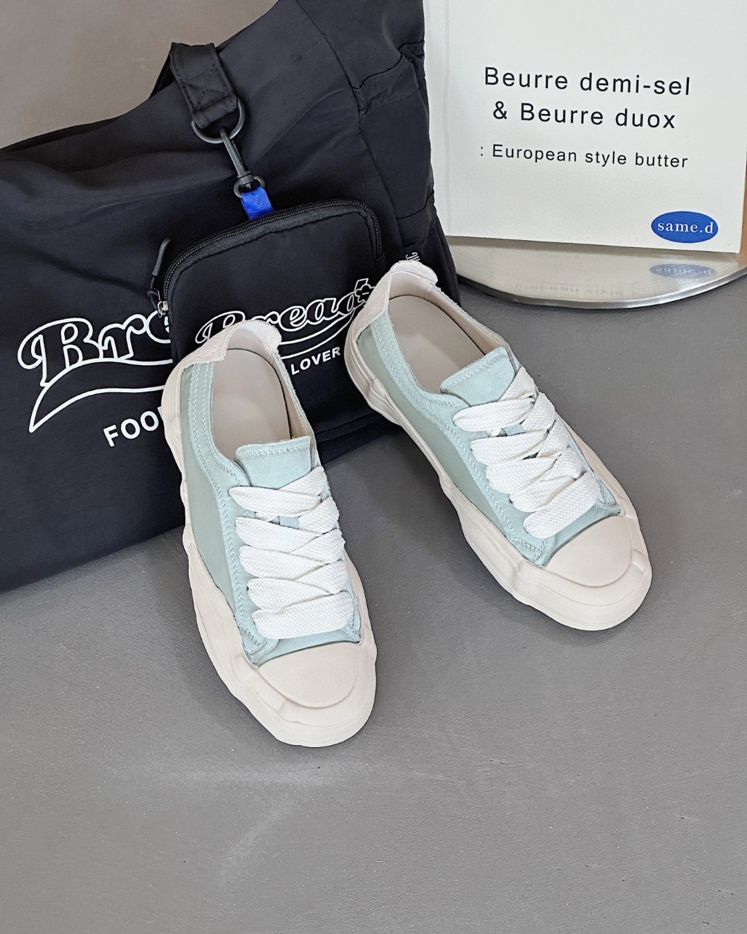 Spanish Style Niche Satin Canvas For Women 2025 Summer New Versatile Biscuit Casual Sports Flat Shoes_voghion.com