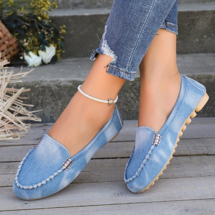 Sapatos Plus Size Transfronteiriços Europeus e Americanos 2024 - Novos Mocassins Jeans com Bico Baixo e Modelo Slip-On para Exportação - Sapatos Femininos_voghion.com