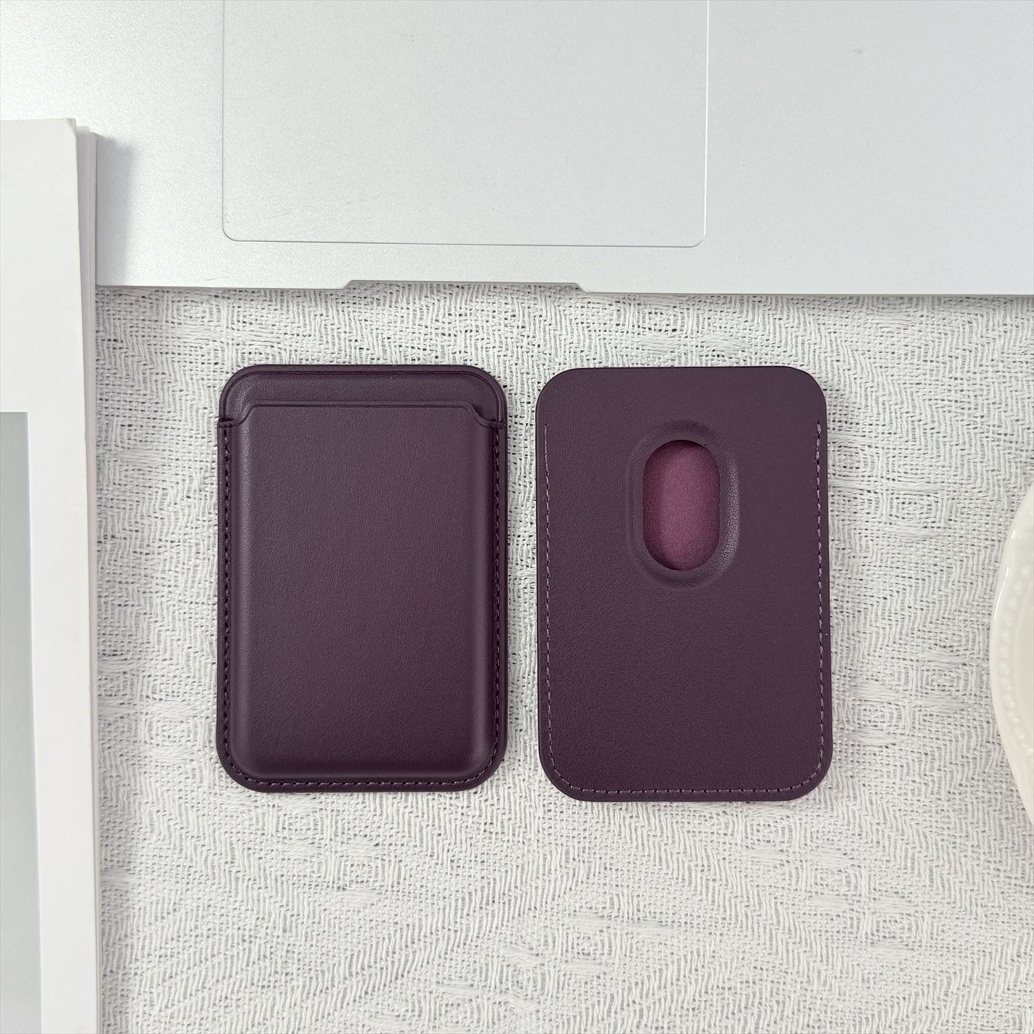 Porta carte di credito in pelle con forte magnete, compatibile con iPhone 17 16/15, modello TechGlobe_voghion.com