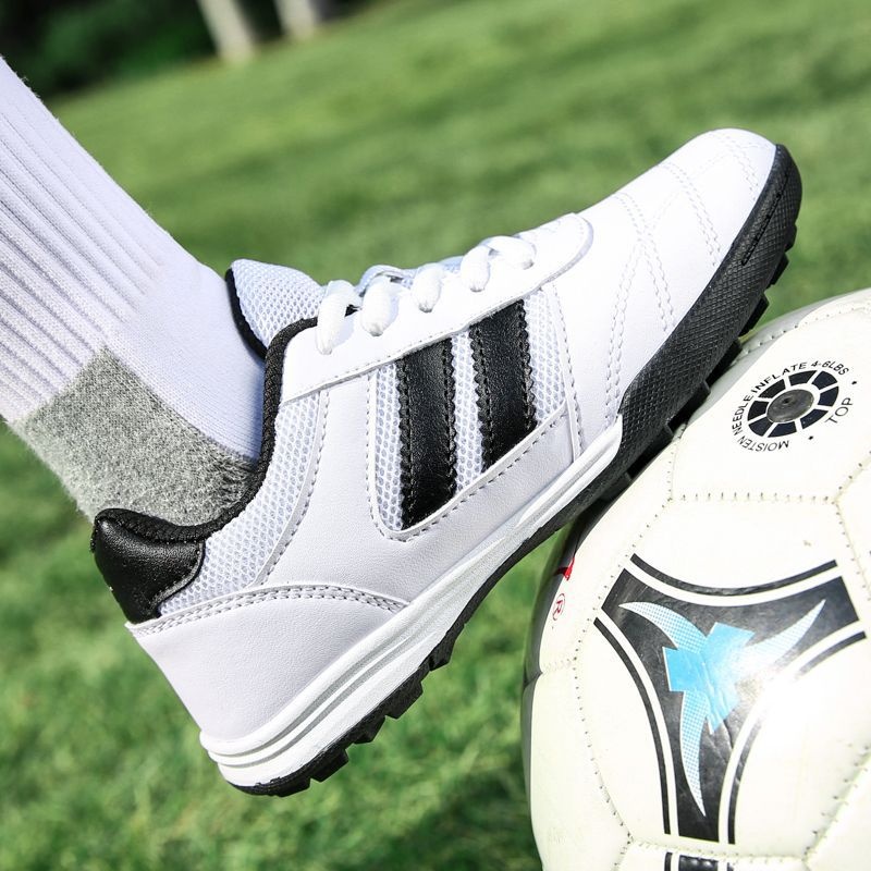 ShoeGlobe New With Studs For Children, Turf Soccer Shoes, Elementary School Girls' Flat Non-Slip Breathable Indoor Training Shoes_voghion.com