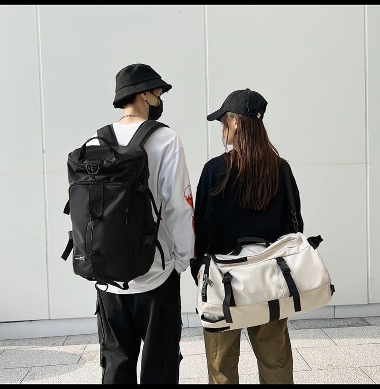 Sac à dos ActiveGo Travel grande capacité pour homme, idéal pour les courts voyages d'affaires. Bandoulière simple, porté à la main._voghion.com