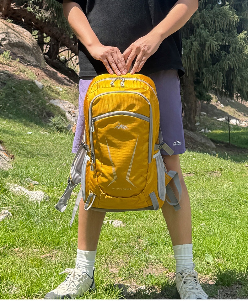 ActiveGo 40L Outdoor Lightweight Men's Hiking Large Capacity Can Hang Trekking Poles Cycling Bag Trail Running Backpack_voghion.com